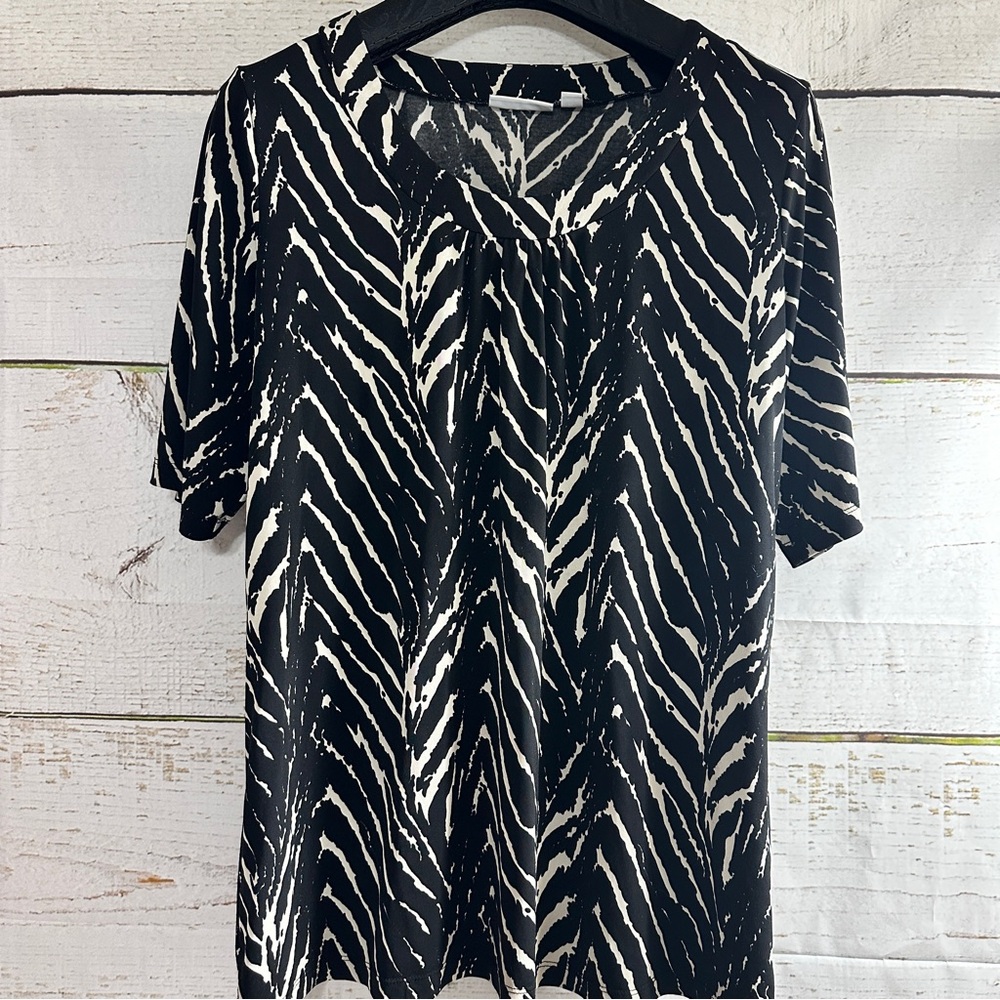 SUSAN GRAVER Black and White Zebra Print Liquid Knit Blouse XL